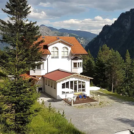 Haus Julia Samnaun Apartman *