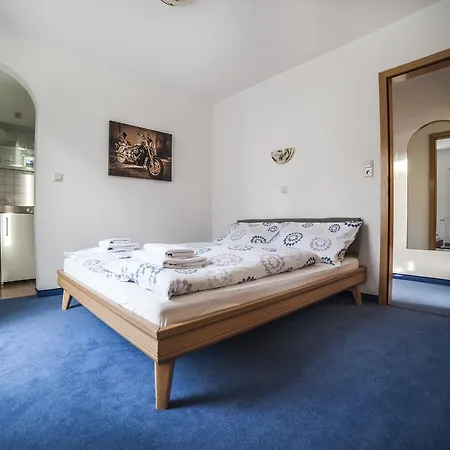 Haus Julia Samnaun Апартаменты *